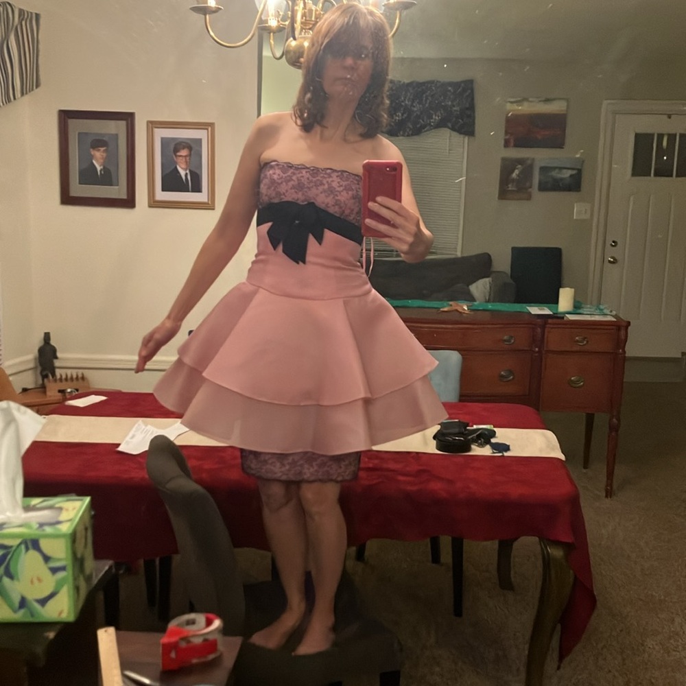 Carolyne Roehm pink and navy blue size 8 retro vintage cocktail strapless dress
